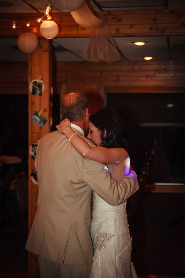 Father and bride dance